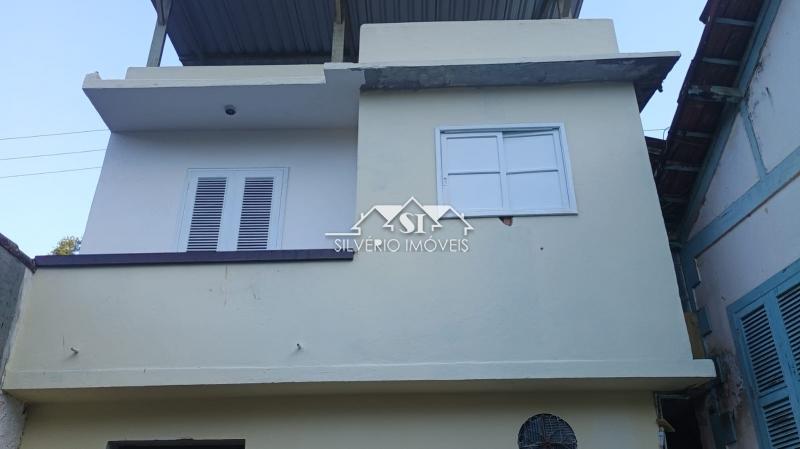 Casa à venda com 2 quartos, 60m² - Foto 2