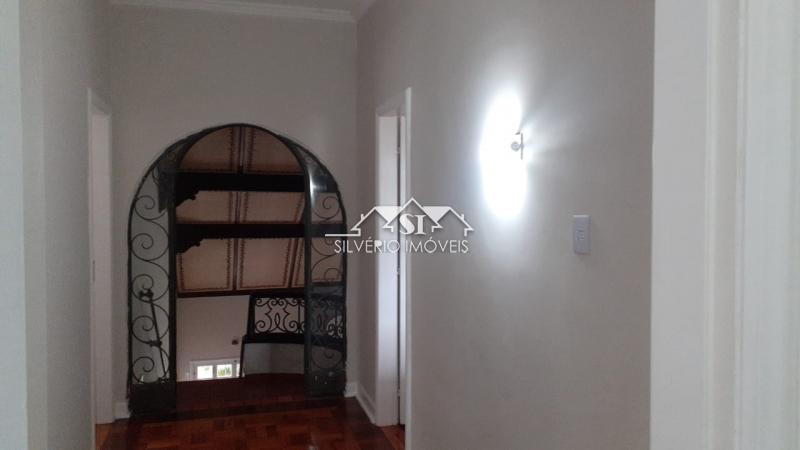 Casa para alugar com 4 quartos, 310m² - Foto 4