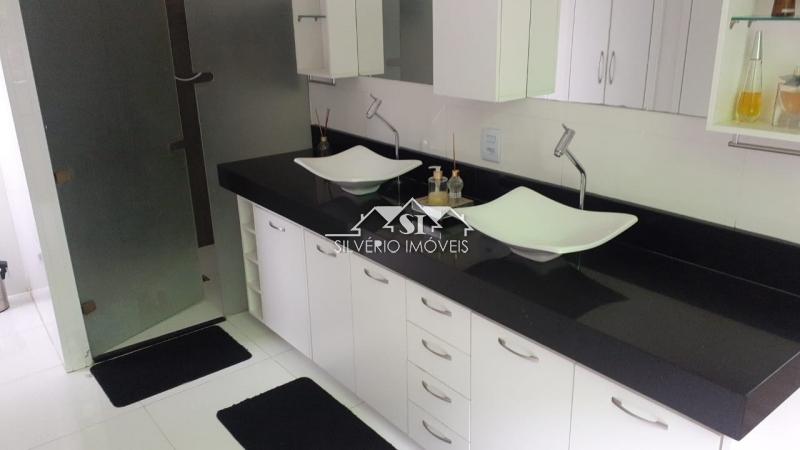 Casa para alugar com 4 quartos, 310m² - Foto 11