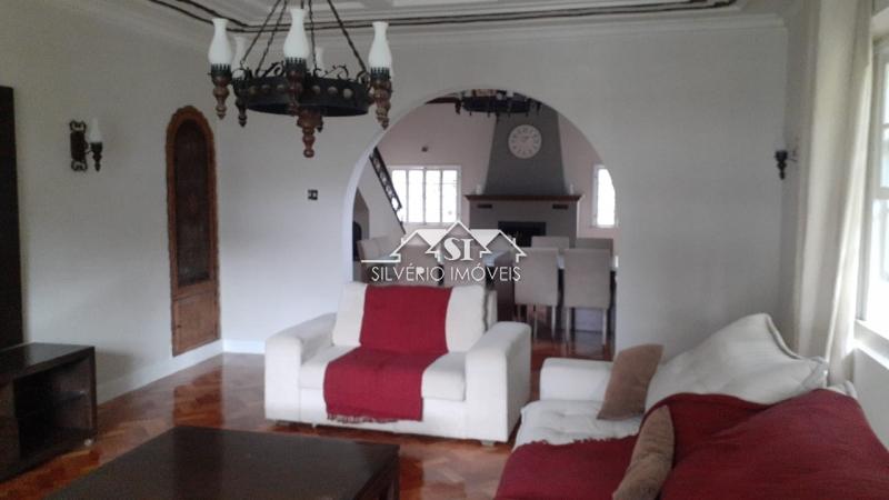 Casa para alugar com 4 quartos, 310m² - Foto 13