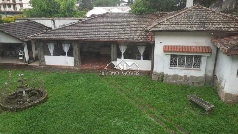 Casa para alugar com 4 quartos, 310m² - Foto 3