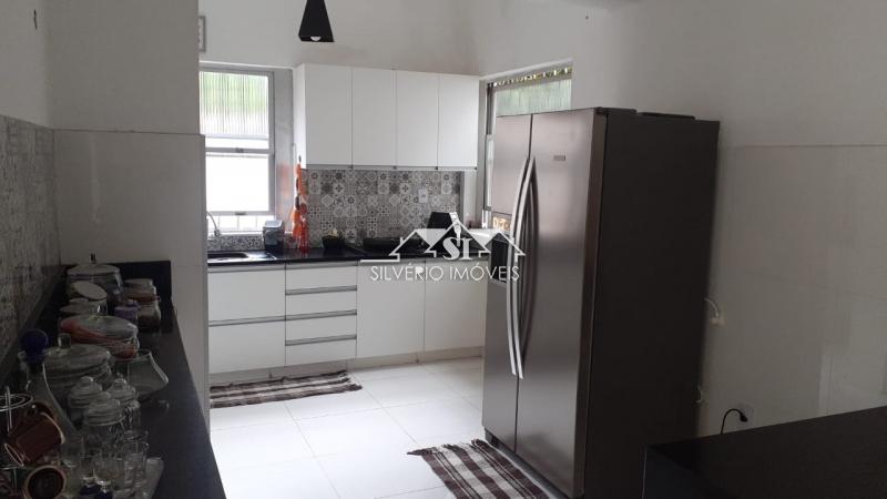 Casa para alugar com 4 quartos, 310m² - Foto 27
