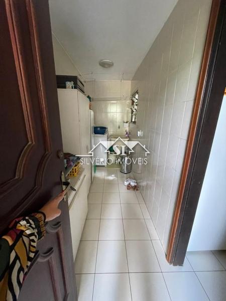 Casa à venda com 5 quartos, 210m² - Foto 8