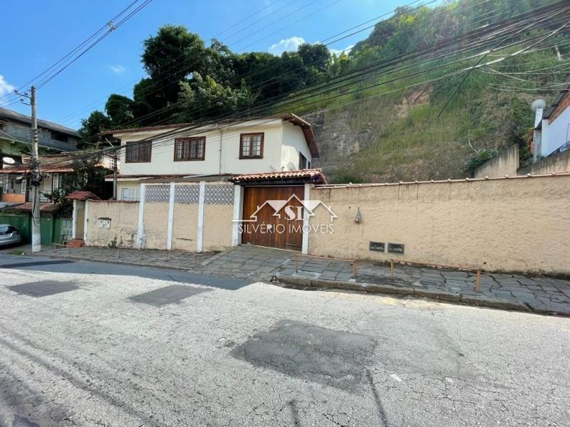 Casa à venda com 5 quartos, 210m² - Foto 21
