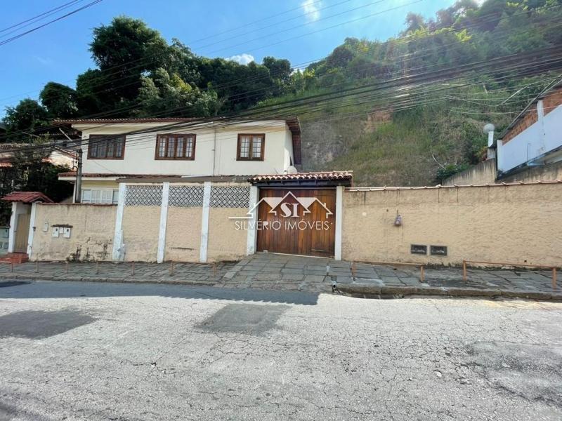 Casa à venda com 5 quartos, 210m² - Foto 24