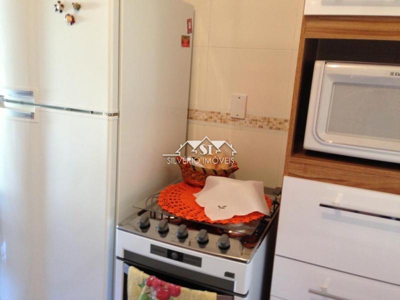 Apartamento à venda com 2 quartos, 70m² - Foto 3