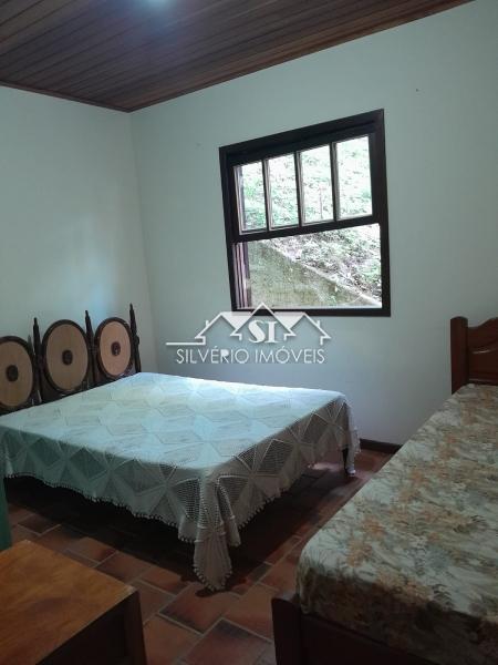 Casa à venda com 3 quartos, 200m² - Foto 4