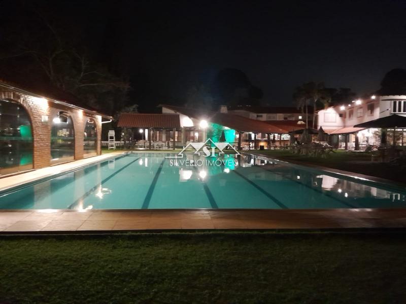 Casa à venda com 3 quartos, 200m² - Foto 25
