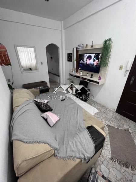 Casa à venda com 2 quartos, 66m² - Foto 3