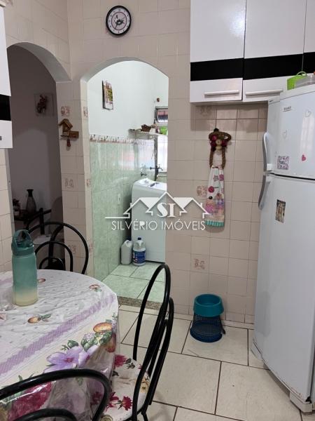 Casa à venda com 2 quartos, 66m² - Foto 18