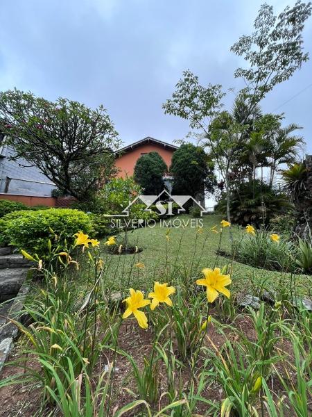 Casa à venda com 3 quartos, 140m² - Foto 1