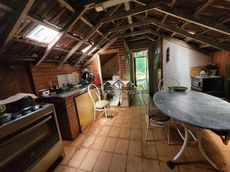 Casa à venda com 4 quartos, 110m² - Foto 18