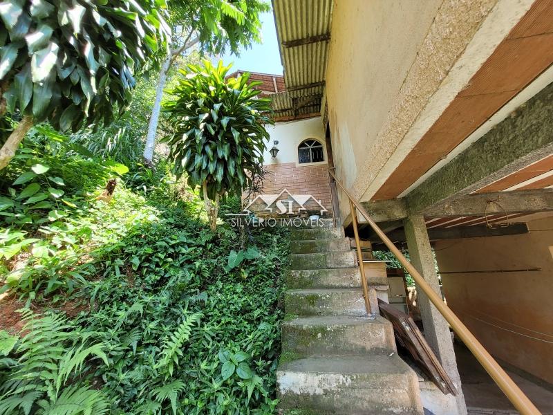 Casa à venda com 4 quartos, 110m² - Foto 22