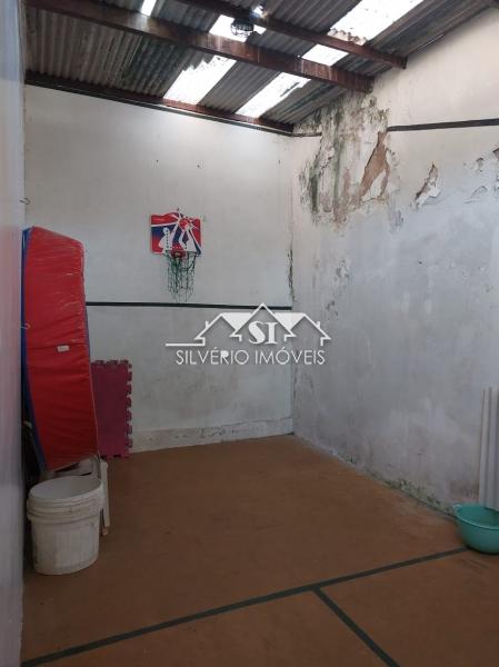 Casa à venda com 3 quartos, 280m² - Foto 11