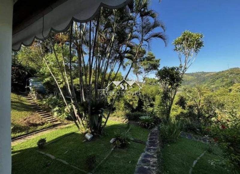 Casa à venda com 5 quartos, 300m² - Foto 9