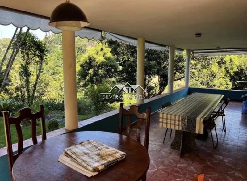 Casa à venda com 5 quartos, 300m² - Foto 5