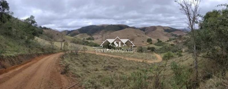 Terreno em Pedro do Rio - Petrópolis/RJ 