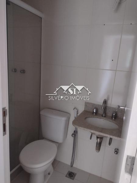 Apartamento à venda com 2 quartos, 72m² - Foto 4
