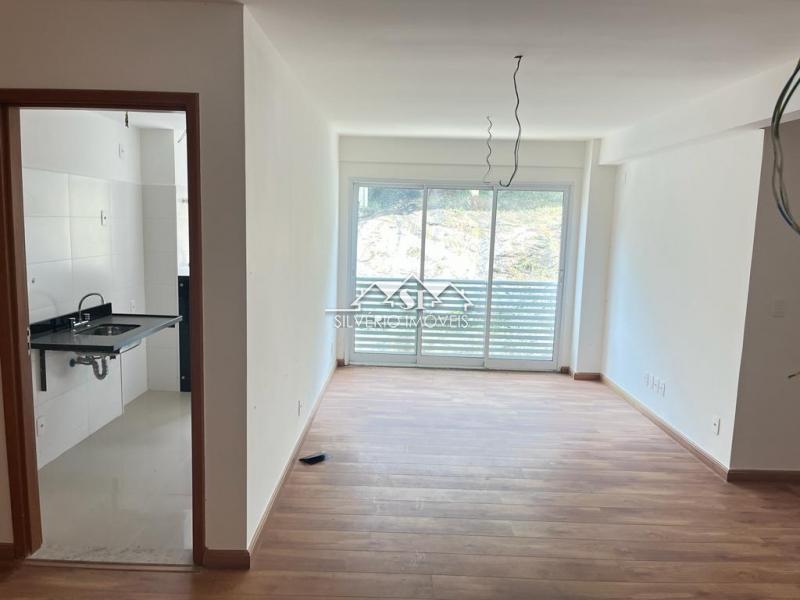 Apartamento à venda com 2 quartos, 112m² - Foto 4