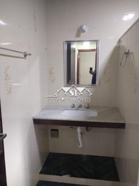 Casa à venda com 4 quartos, 160m² - Foto 2
