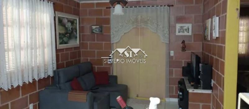 Casa à venda com 2 quartos, 90m² - Foto 3