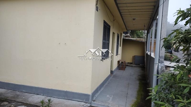 Casa para Alugar em Carangola, Petrópolis - RJ - Foto 1