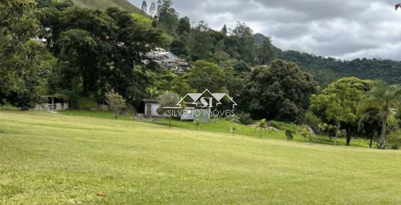Casa à venda com 3 quartos, 350m² - Foto 2
