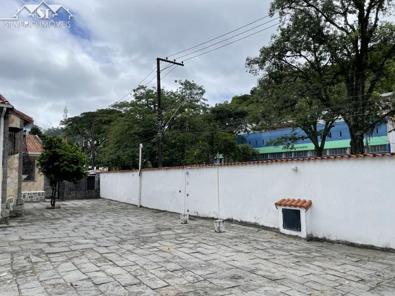 Casa à venda com 9 quartos, 390m² - Foto 10