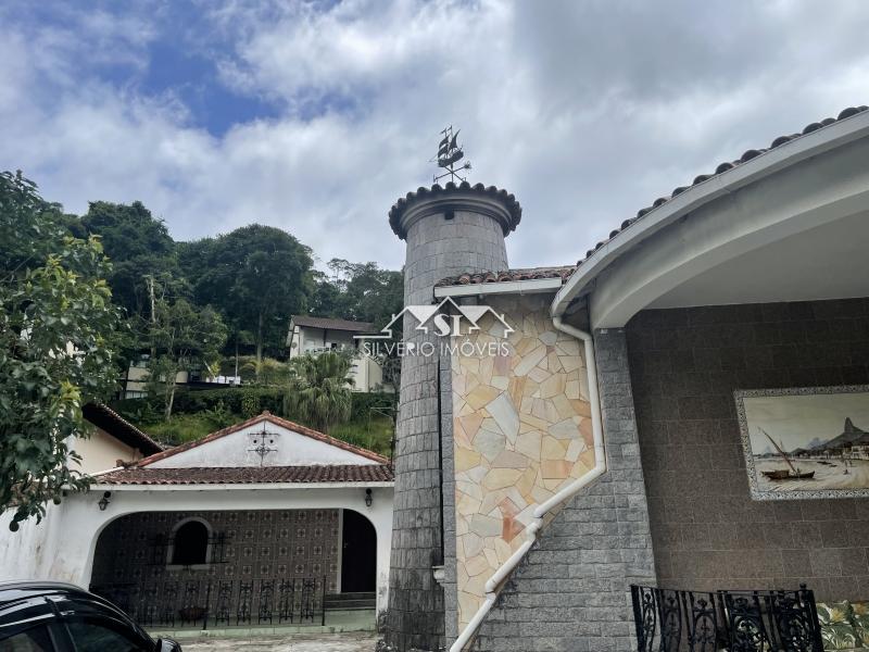 Casa à venda com 9 quartos, 390m² - Foto 4