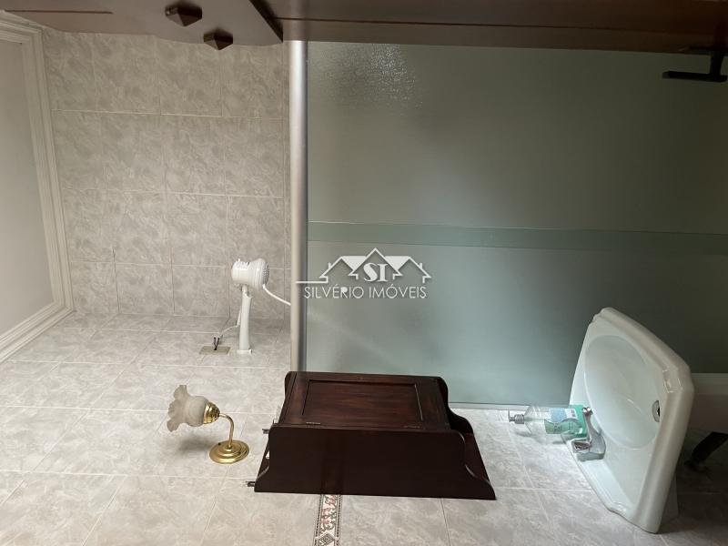 Casa à venda com 9 quartos, 390m² - Foto 31