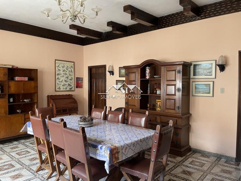 Casa à venda com 9 quartos, 390m² - Foto 18