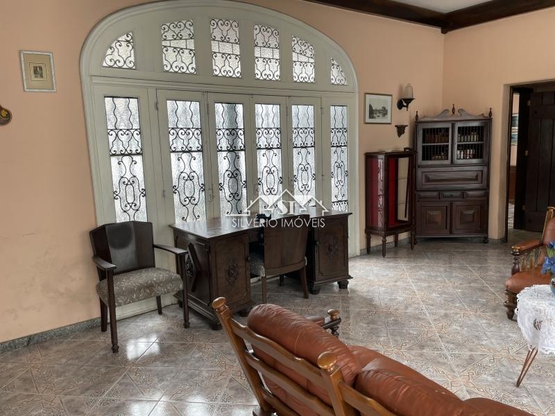 Casa à venda com 9 quartos, 390m² - Foto 23
