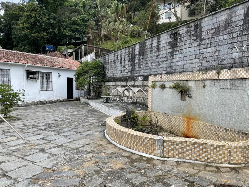 Casa à venda com 9 quartos, 390m² - Foto 42