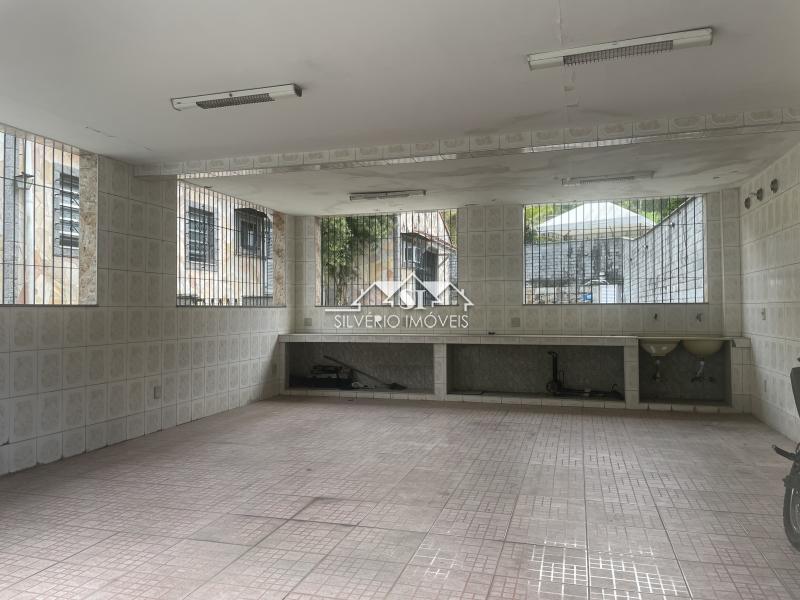 Casa à venda com 9 quartos, 390m² - Foto 52