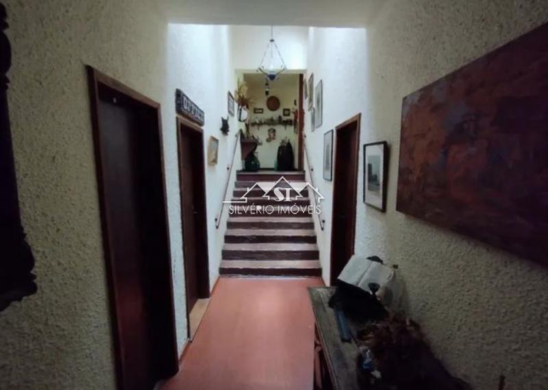Casa à venda com 4 quartos, 250m² - Foto 11