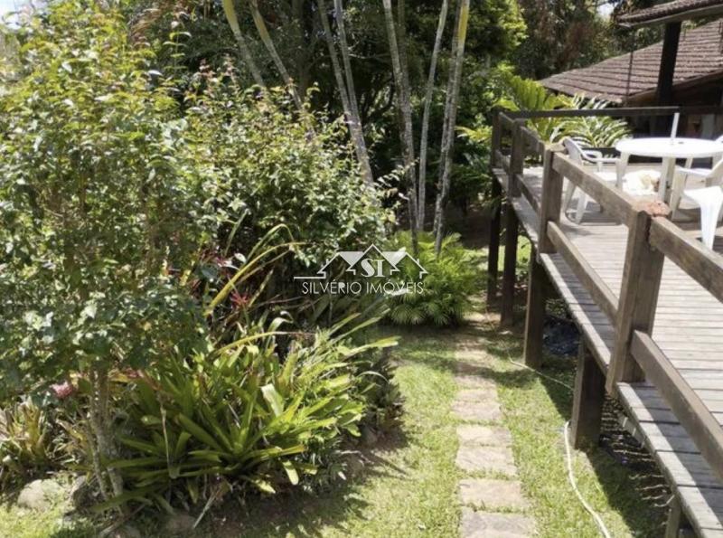 Casa à venda com 4 quartos, 250m² - Foto 4
