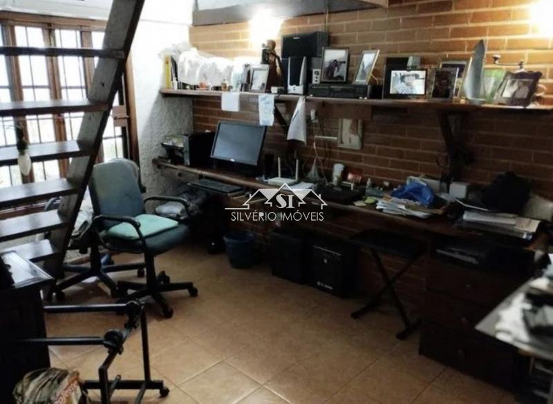 Casa à venda com 4 quartos, 250m² - Foto 12