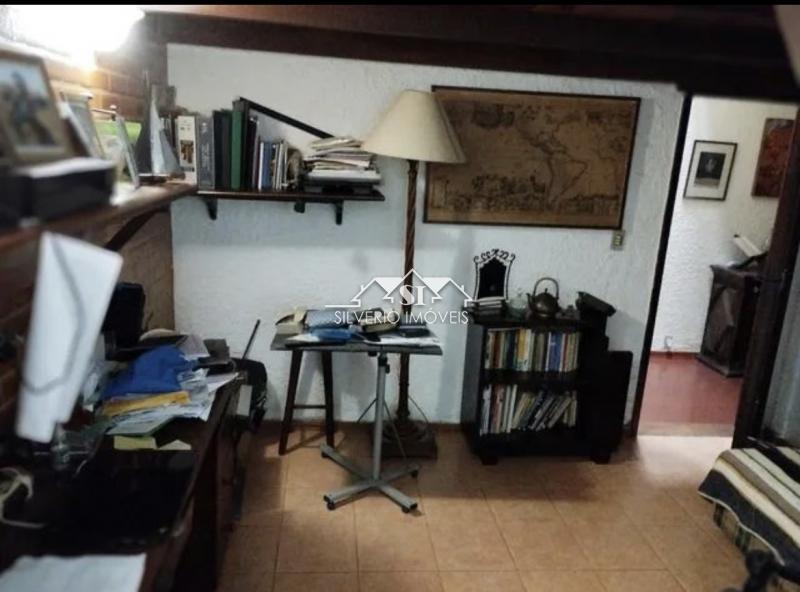 Casa à venda com 4 quartos, 250m² - Foto 13