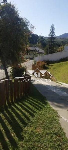 Casa à venda com 4 quartos, 400m² - Foto 4