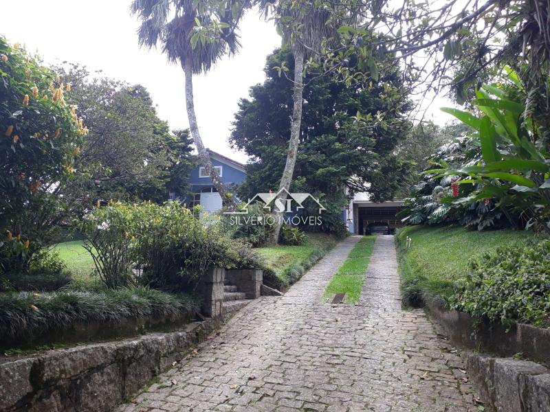 Casa à venda e aluguel com 4 quartos, 255m² - Foto 3