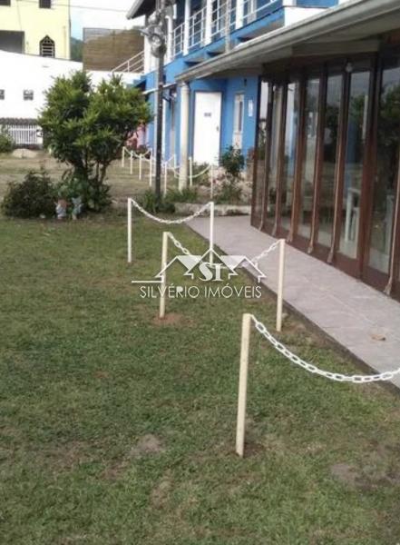 Casa à venda com 11 quartos, 221m² - Foto 3