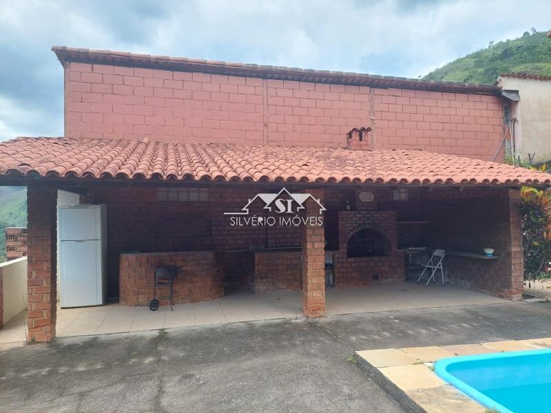 Casa à venda com 4 quartos, 350m² - Foto 2