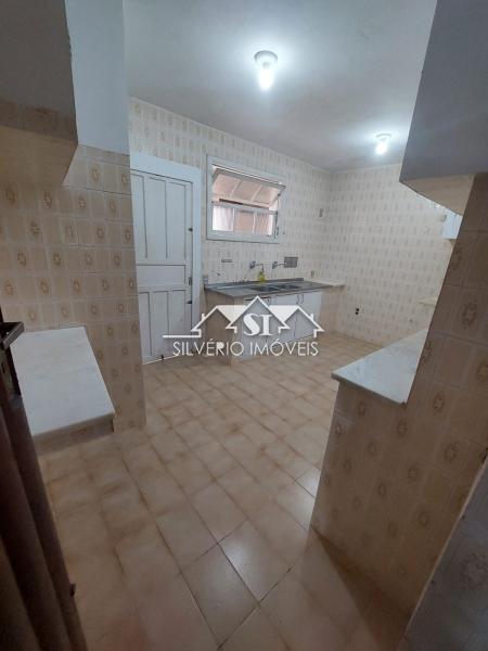 Casa à venda com 4 quartos, 350m² - Foto 17
