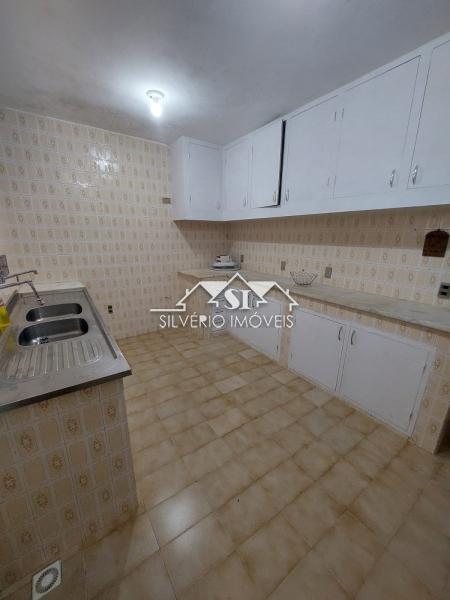 Casa à venda com 4 quartos, 350m² - Foto 18
