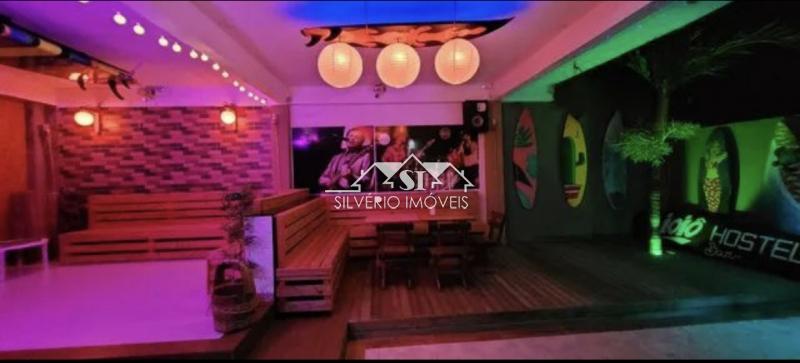 Casa à venda com 8 quartos, 360m² - Foto 17
