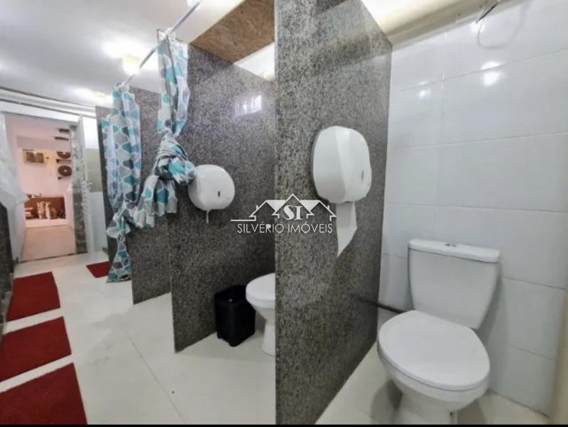 Casa à venda com 8 quartos, 360m² - Foto 3