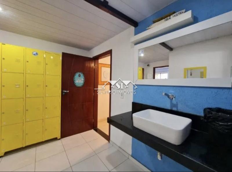 Casa à venda com 8 quartos, 360m² - Foto 8