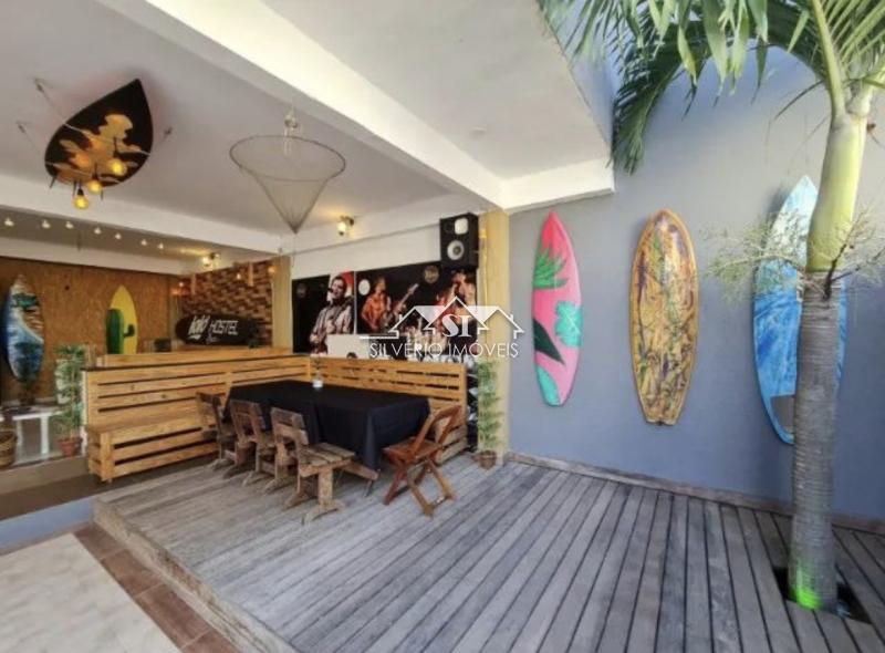 Casa à venda com 8 quartos, 360m² - Foto 11