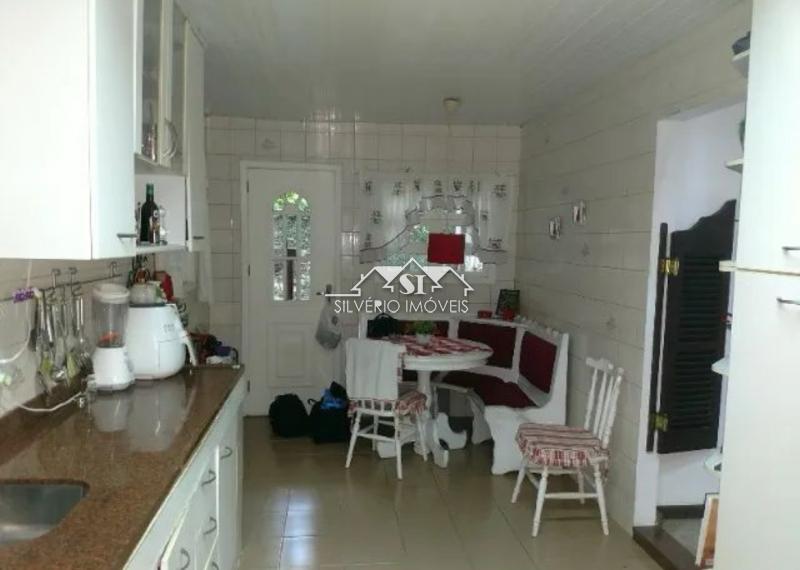 Casa à venda com 4 quartos, 750m² - Foto 9