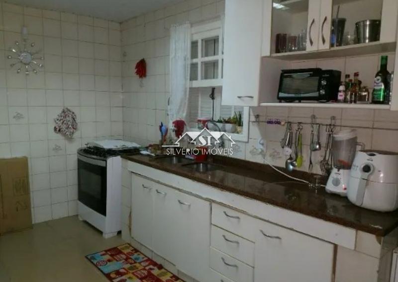 Casa à venda com 4 quartos, 750m² - Foto 10